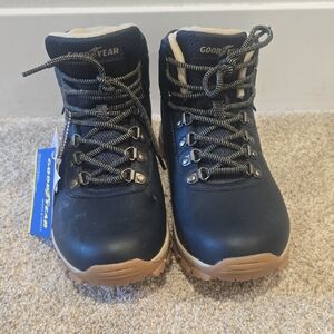 NWT Men's Navy and Tan Hiking Boots